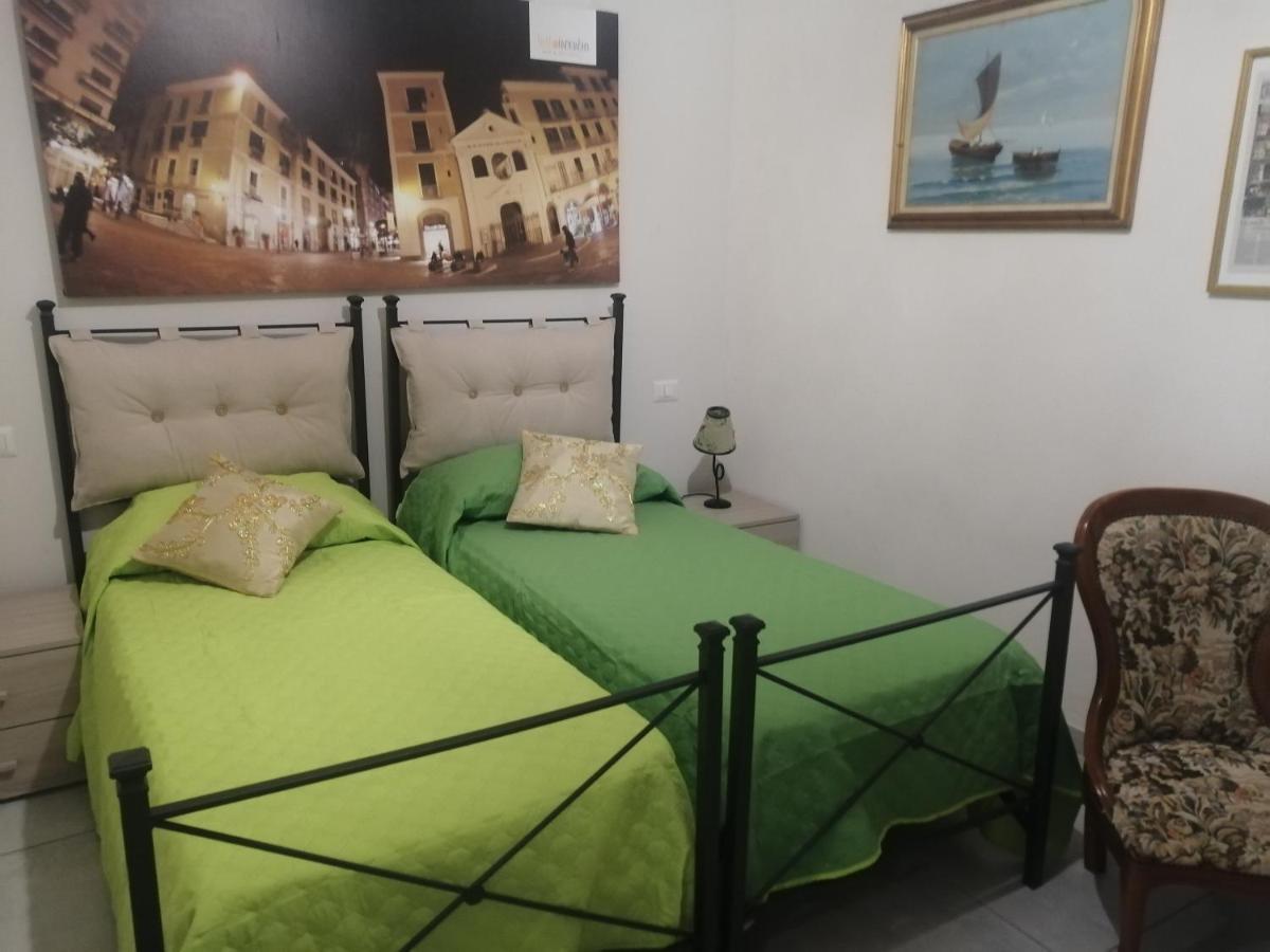 Tuttoincentro Bed & Breakfast Salerno Luaran gambar