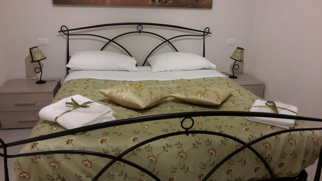 Tuttoincentro Bed & Breakfast Salerno Luaran gambar